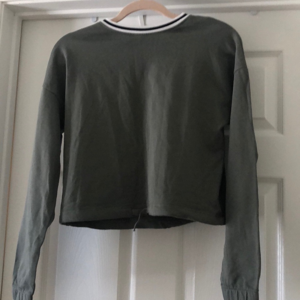 H&M green sweater